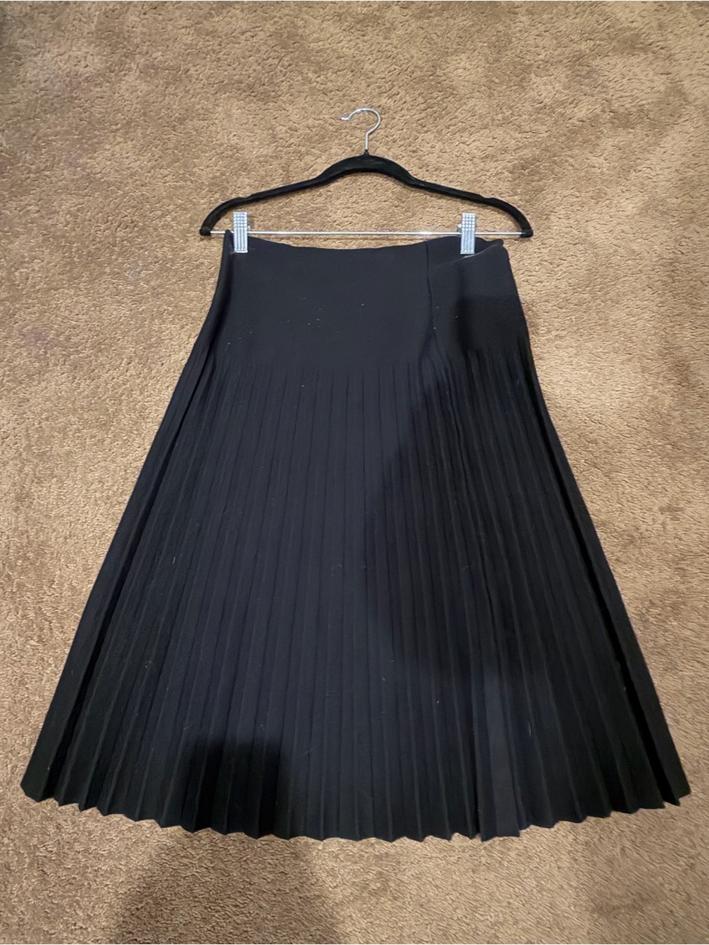 Mia Mod Black Pleated Midi Skirt - Women